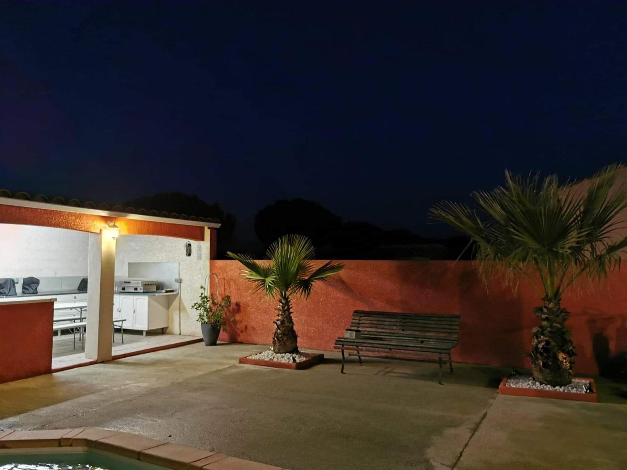 Villa Elegante A Carcassonne Avec Jardin Et Jacuzzi Exterior photo